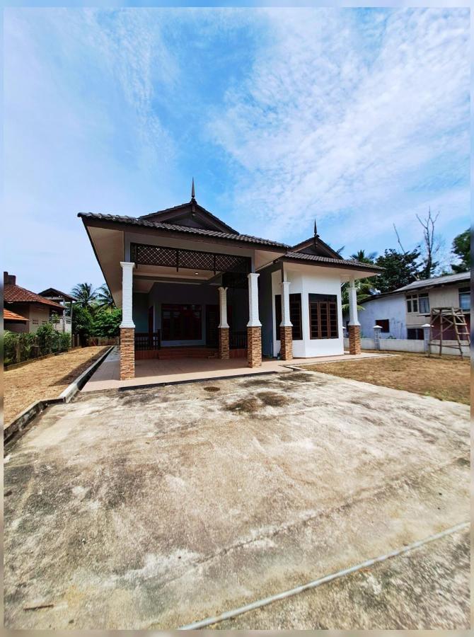 Zn Homestay Gong Badak Kampong Pengkalan Maras Exterior photo